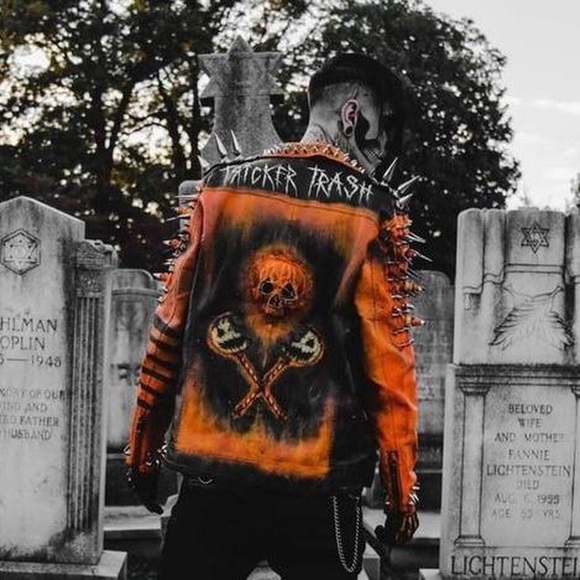 Skull jacket with spikes - Picture 4 of 4